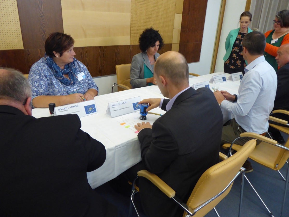 A projekt partnerek al&aacute;&iacute;rj&aacute;k a Partners&eacute;gi Meg&aacute;llapod&aacute;st. 