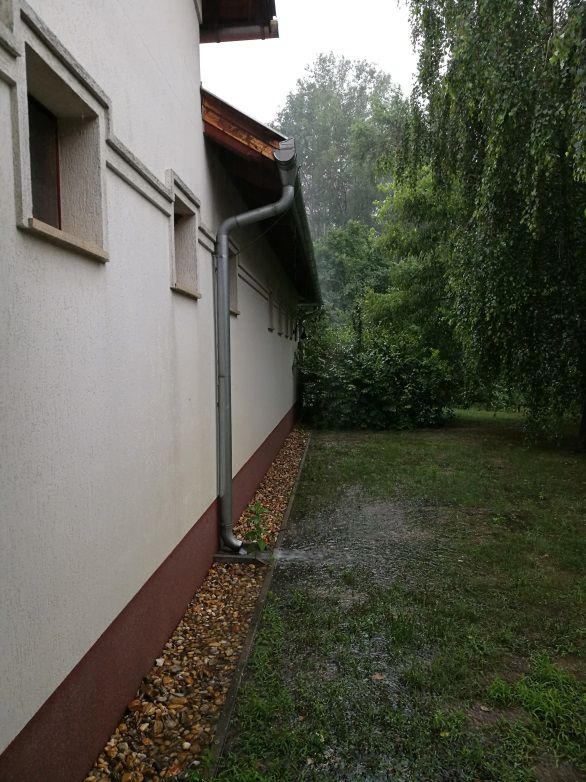 A nem v&aacute;rt felhőszakad&aacute;s.