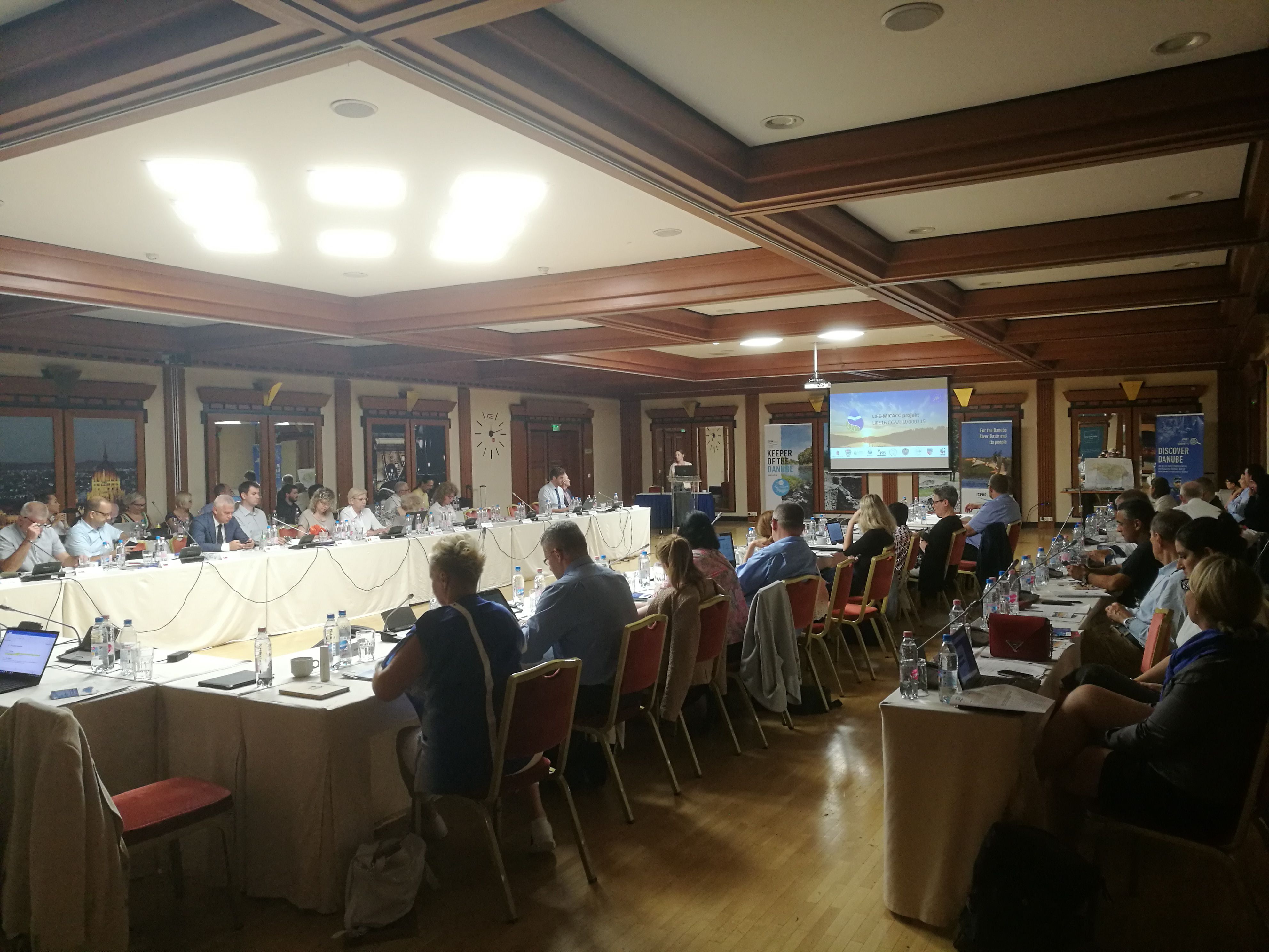 Hercig Zsuzsanna (Bel&uuml;gyminiszt&eacute;rium, szakmai vezető) bemutatja a LIFE-MICACC projektet.