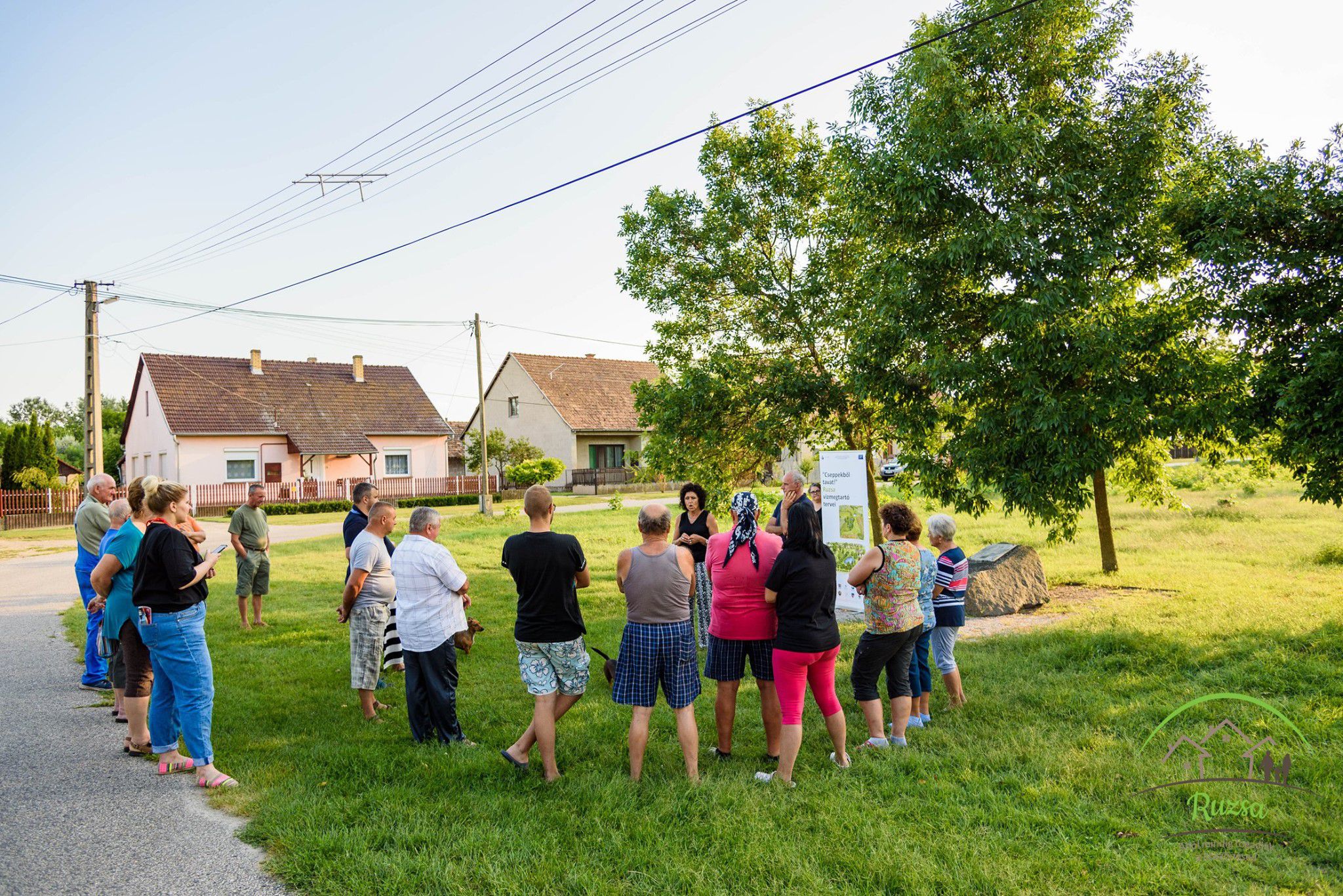 Gizella S&aacute;nta, Mayor of Ruzsa, holding a press conference on the pilot site in Ruzsa