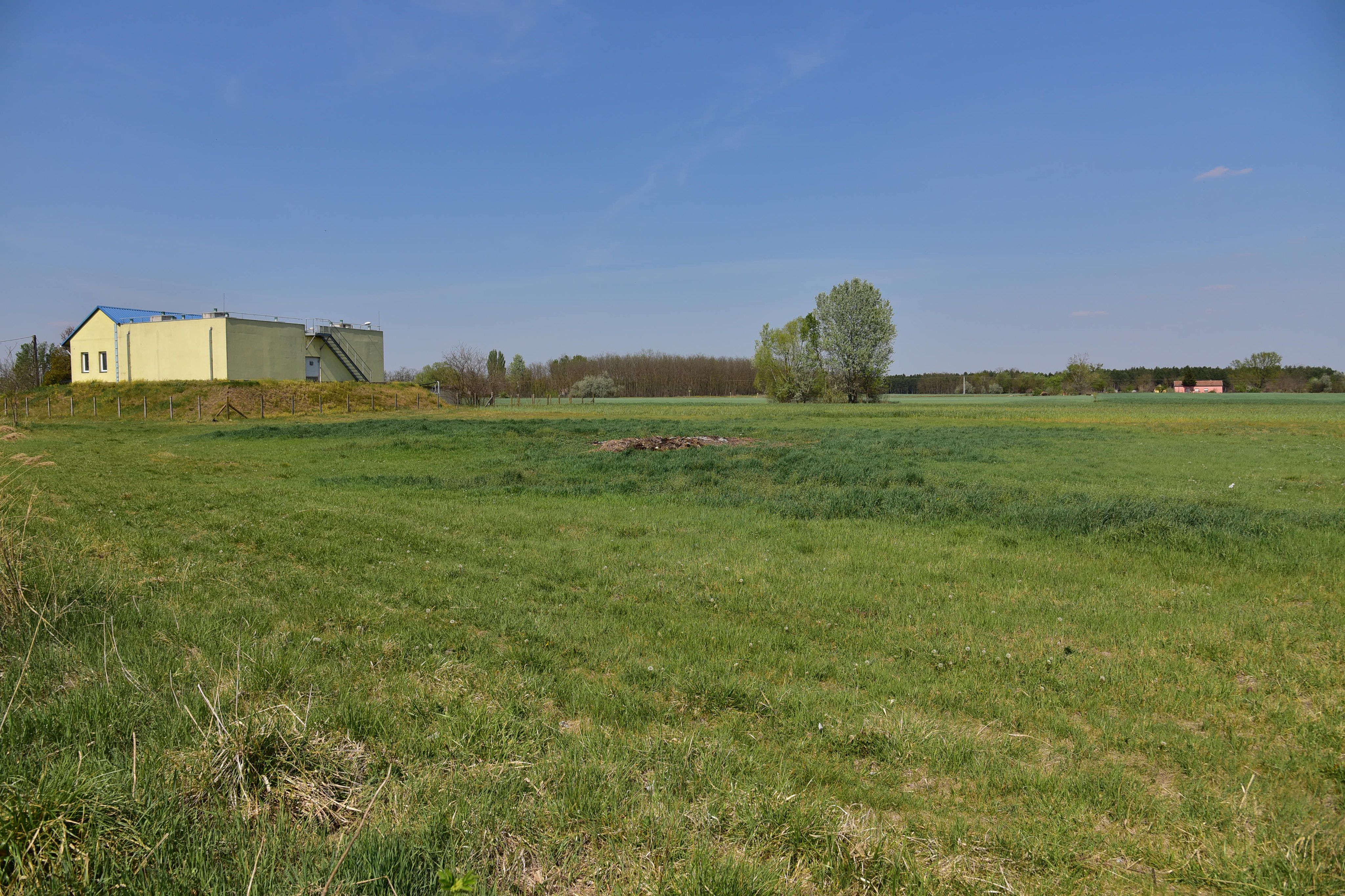 A k&uuml;lter&uuml;leti szennyv&iacute;z-tiszt&iacute;t&oacute; &eacute;s a pilot ter&uuml;let