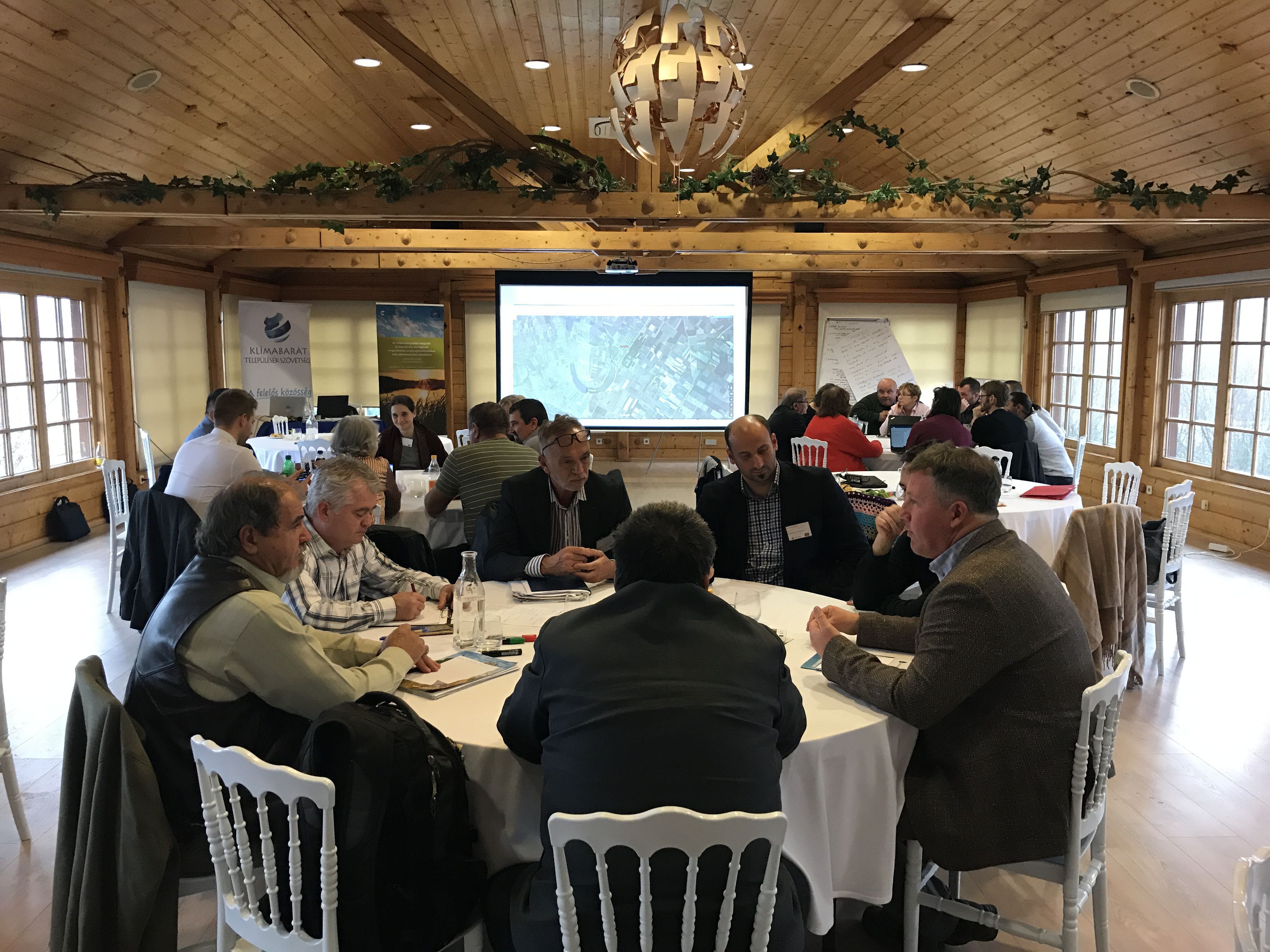 Participants could consult with the invited experts using the WolrdCaf&eacute; method