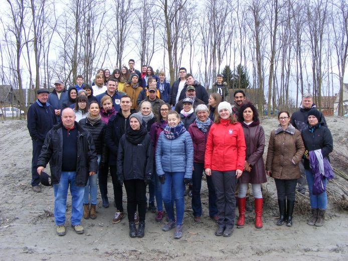 Planting trees with the kindergarteners, primary school students and civil guards