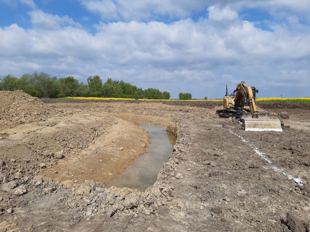 Construction of the outdoor sewer network and its connection to the lake