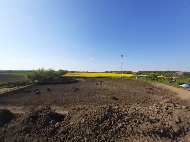 Construction of the reservoir lake and the artefacts